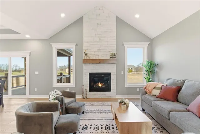 $859,900 | 17860 Clearview Drive, Leavenworth, KS 66048