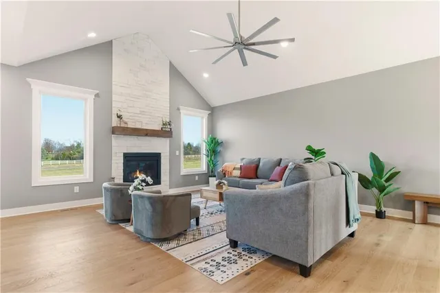 $859,900 | 17860 Clearview Drive, Leavenworth, KS 66048