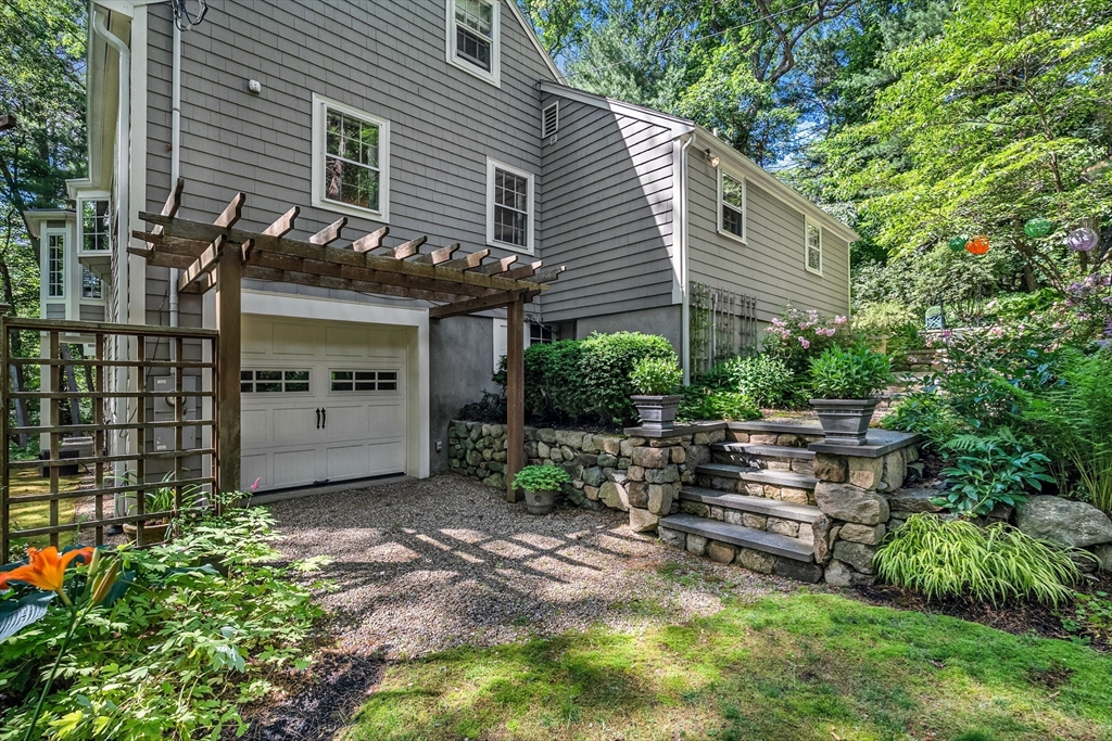 44 Old Road Weston, MA 02493 - Photo 30 of 33