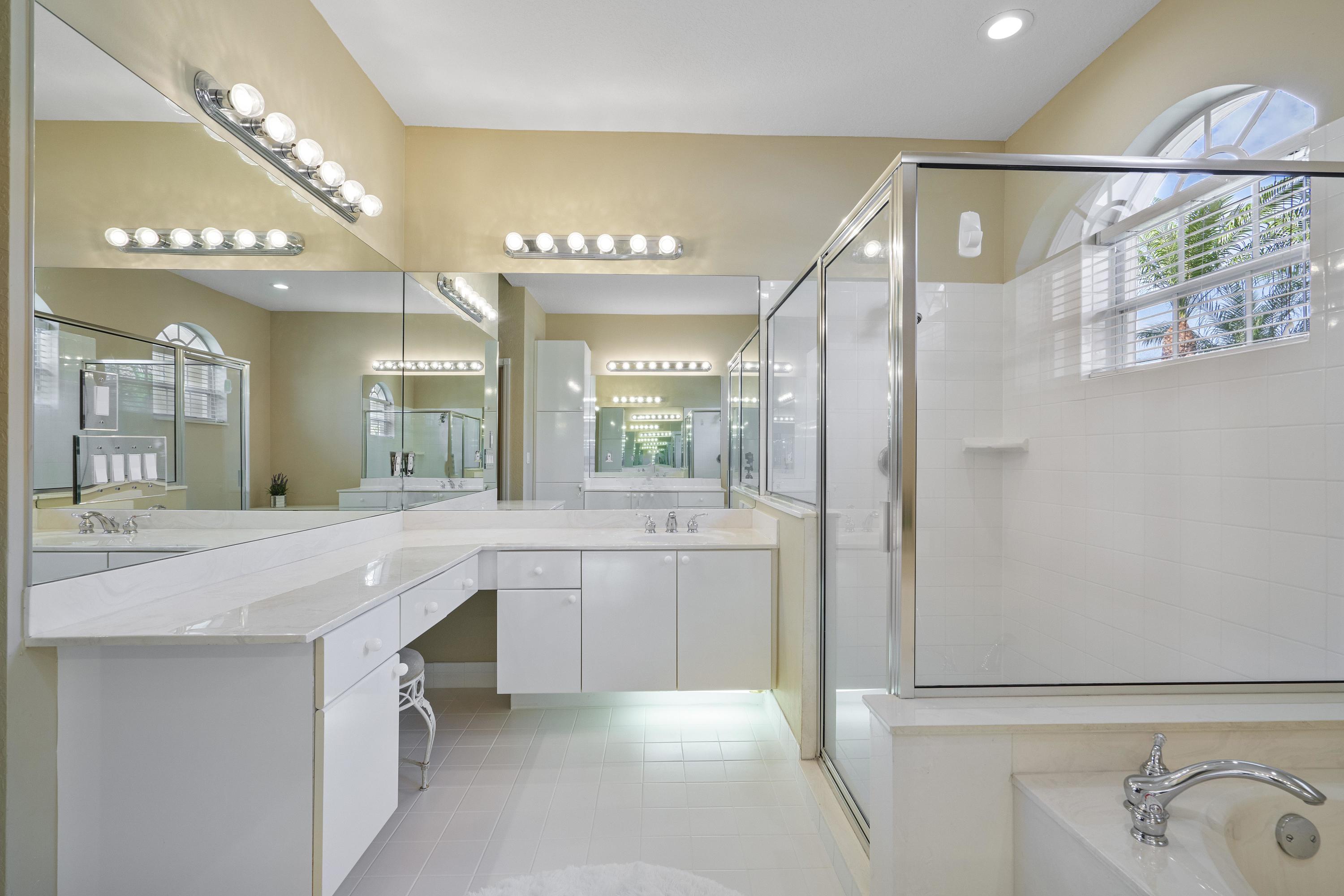 11403 Sea Grass Circle Boca Raton, FL 33498 - Photo 19 of 58 11403 Sea Grass Cir_18