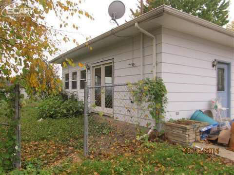8252 Johnstone Road New Lothrop, MI 48460 - Photo 3 of 5