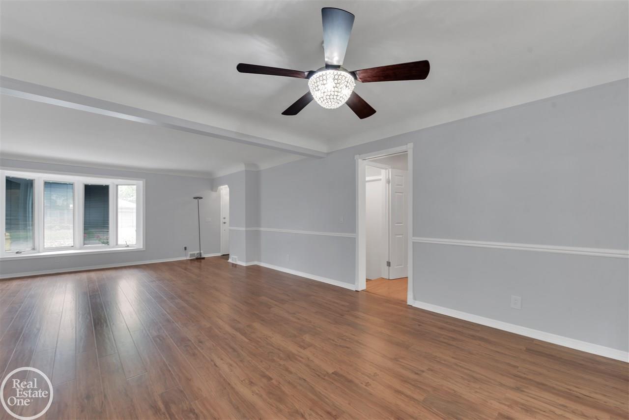 860 Shoreham Road Grosse Pointe Woods, MI 48236 - Photo 16 of 43