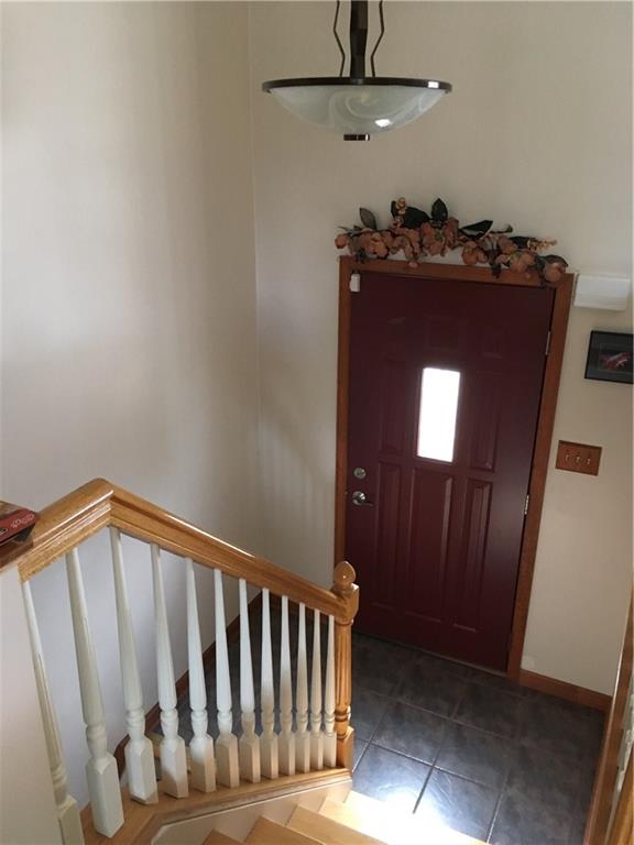 1127 Lindsay Road Carnegie, PA 15106 - Photo 4 of 20 Entry