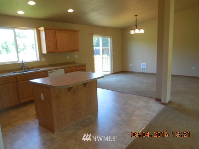 9008 Tucker Road Southeast Olympia, WA 98513 - Photo 6 of 20 Gallery Image 6