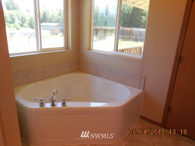 9008 Tucker Road Southeast Olympia, WA 98513 - Photo 10 of 20 Gallery Image 10