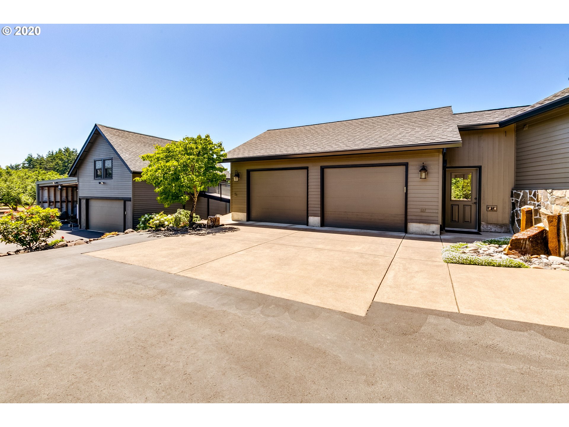 3060 Hayden Bridge Road Springfield, OR 97477 - Photo 4 of 32
