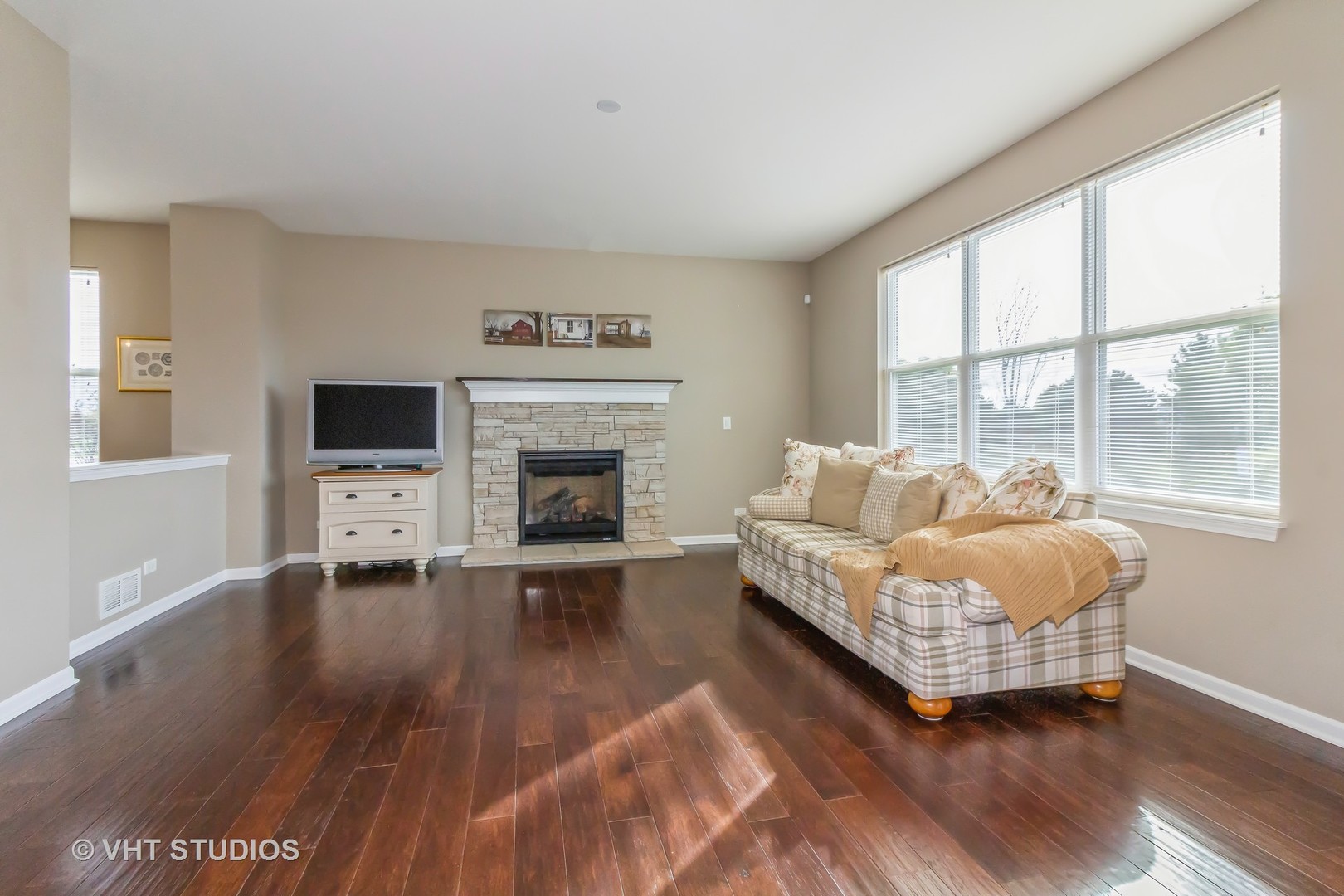 1380 Ritter Street North Aurora, IL 60542 - Photo 6 of 27 Gallery Image 6