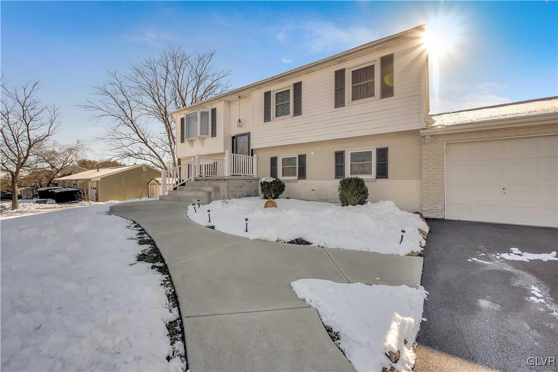 445 Blue Ridge Drive Nazareth, PA 18064 - Photo 3 of 25
