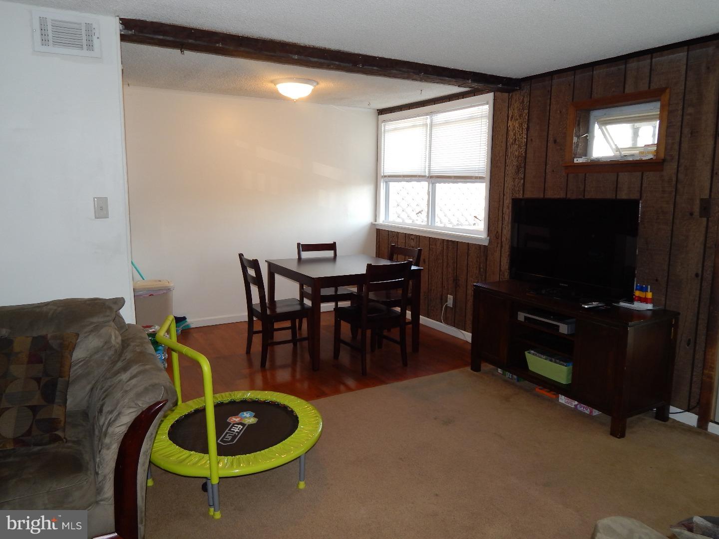 10213 East Keswick Road Philadelphia, PA 19114 - Photo 4 of 19 Gallery Image 4
