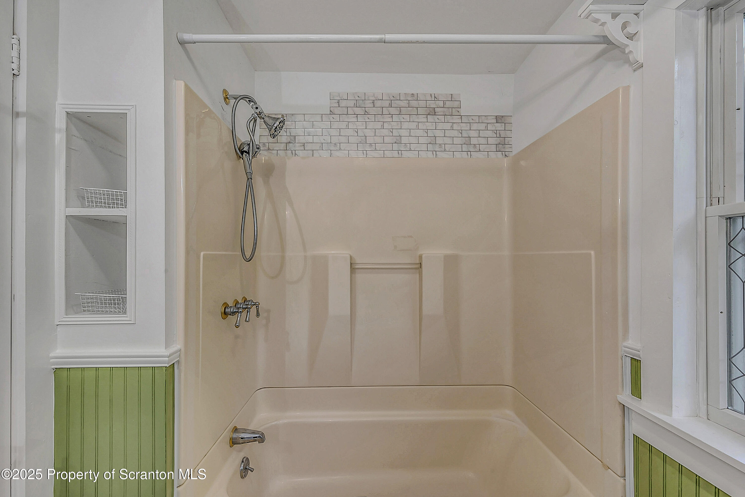 11 Manzer Road New Milford, PA 18834 - Photo 28 of 63 Full Bathroom