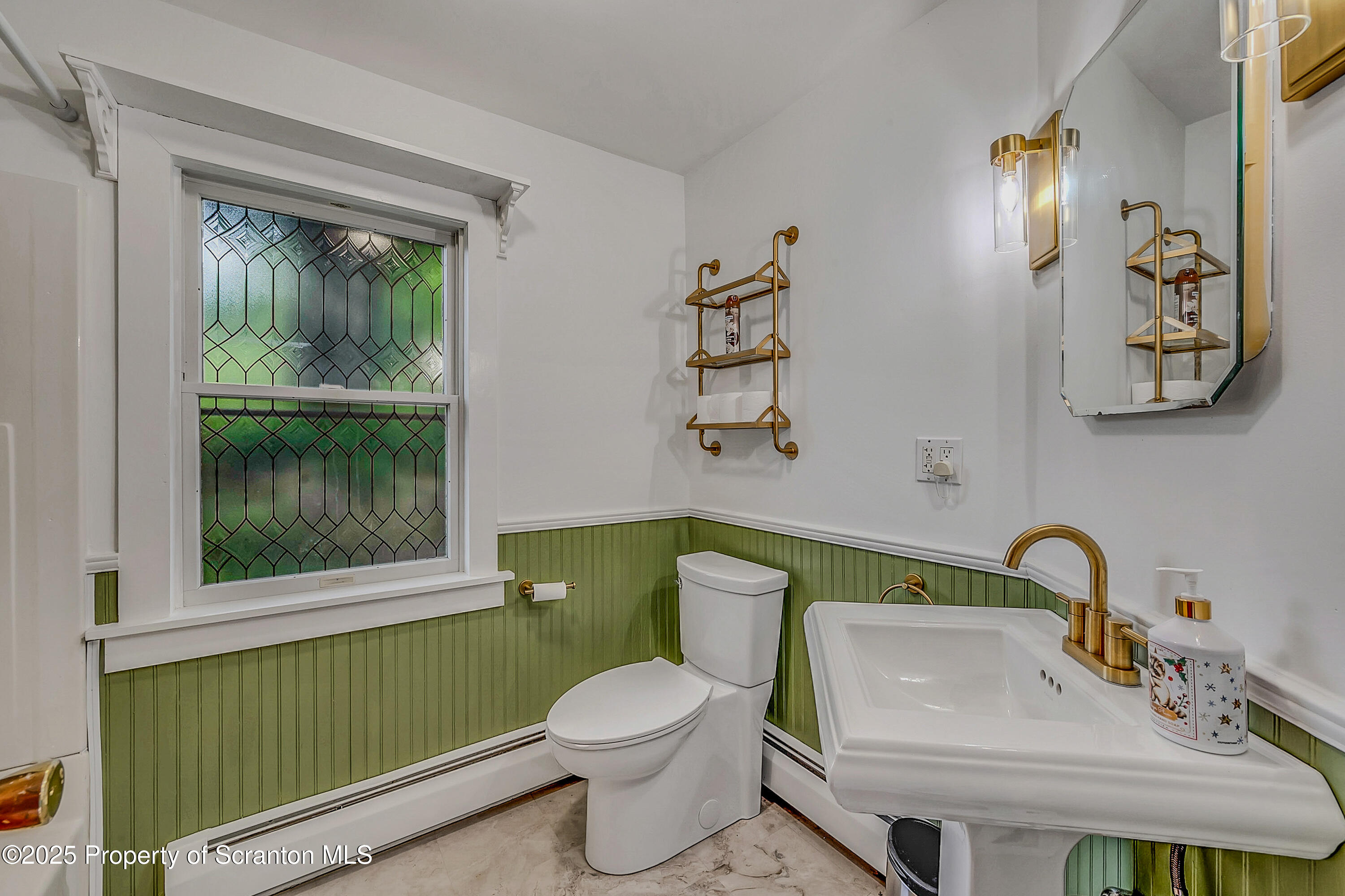 11 Manzer Road New Milford, PA 18834 - Photo 29 of 63 Full Bathroom