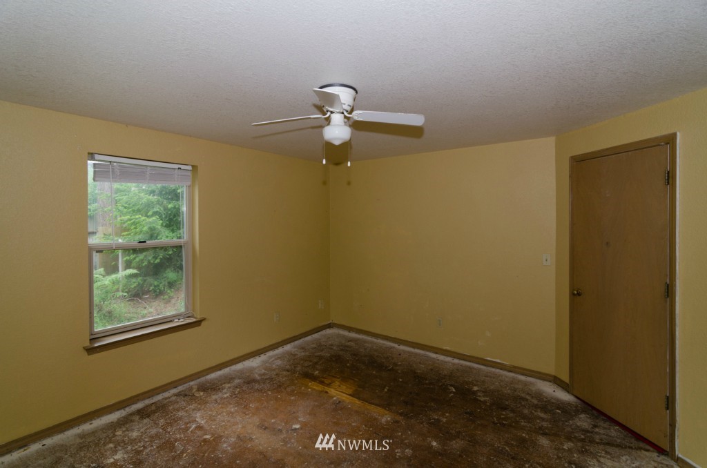 1606 Diamond Loop Southeast Lacey, WA 98503 - Photo 14 of 24 Gallery Image 14