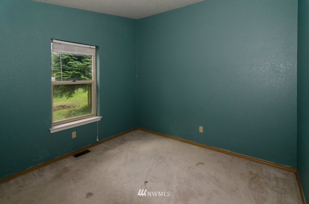 1606 Diamond Loop Southeast Lacey, WA 98503 - Photo 17 of 24 Gallery Image 17