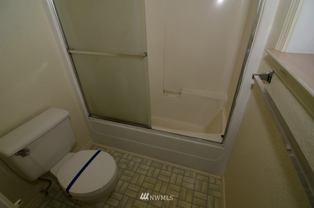 1606 Diamond Loop Southeast Lacey, WA 98503 - Photo 19 of 24 Gallery Image 19