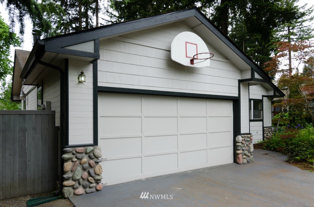 1606 Diamond Loop Southeast Lacey, WA 98503 - Photo 3 of 24 Gallery Image 3