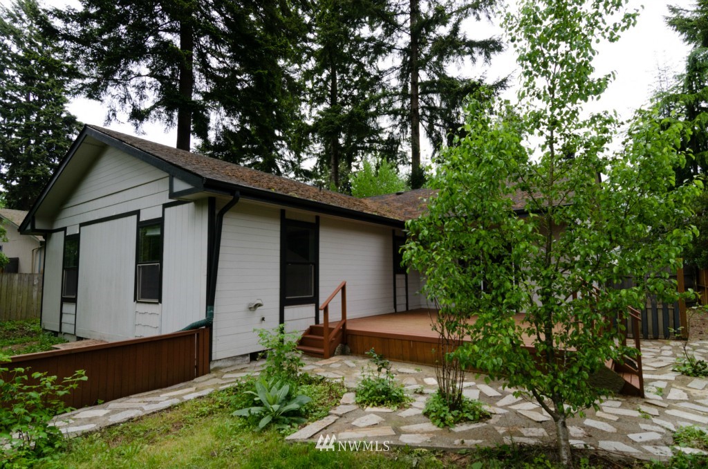 1606 Diamond Loop Southeast Lacey, WA 98503 - Photo 4 of 24 Gallery Image 4