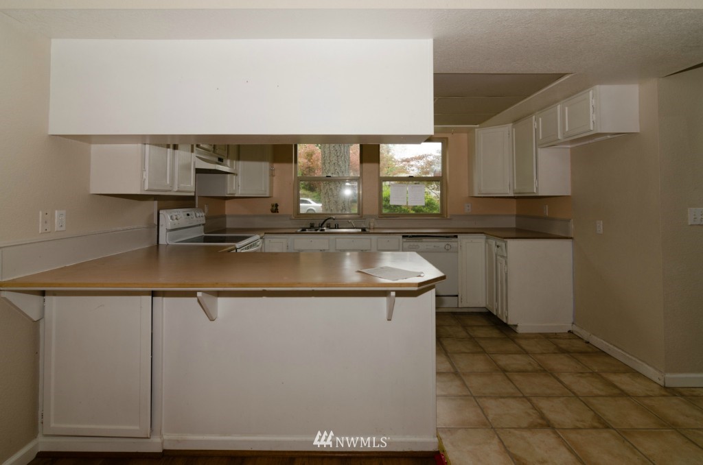1606 Diamond Loop Southeast Lacey, WA 98503 - Photo 7 of 24 Gallery Image 7