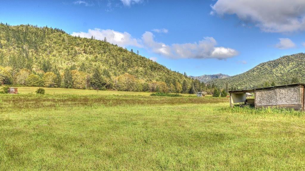 9395 Old Stage Road Central Point, OR 97502 - Photo 11 of 15 Additional Photo