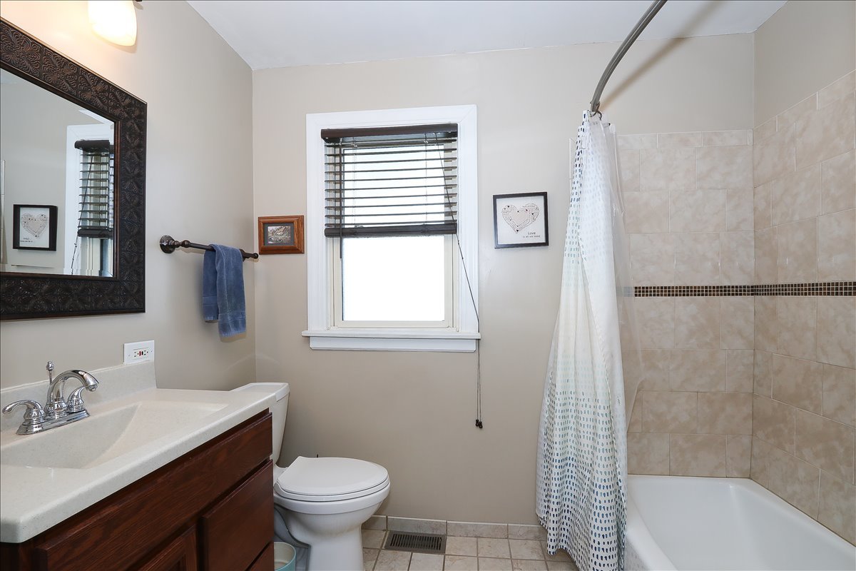 6 West Harding Road Lombard, IL 60148 - Photo 17 of 25