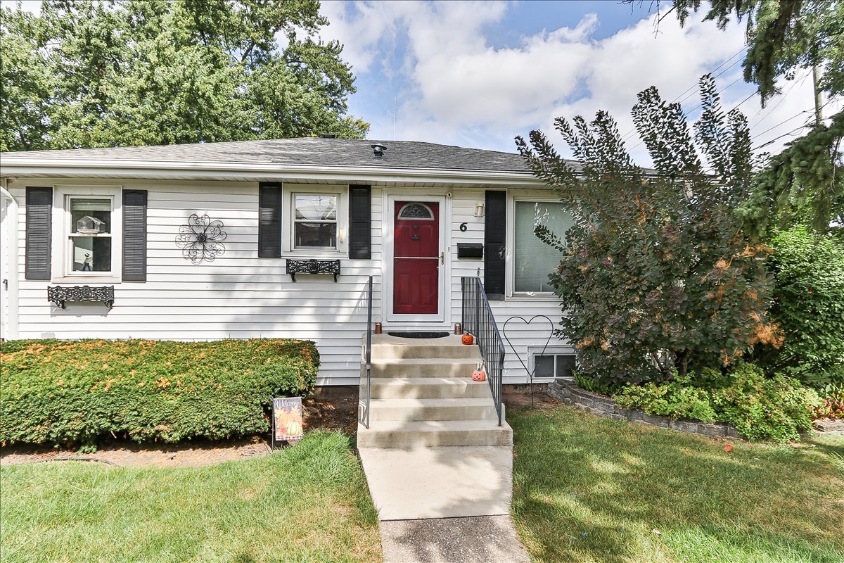 6 West Harding Road Lombard, IL 60148 - Photo 2 of 25