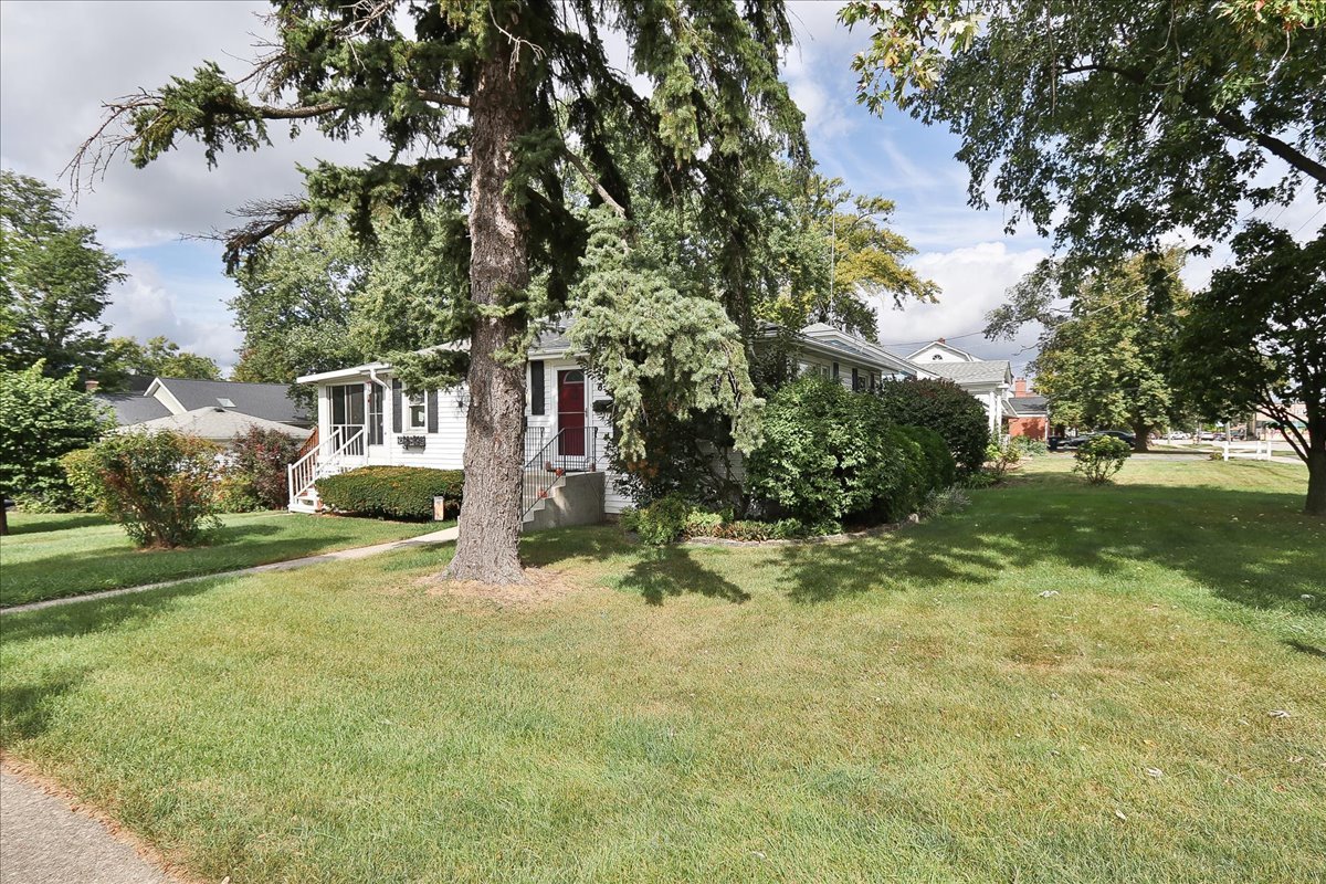 6 West Harding Road Lombard, IL 60148 - Photo 4 of 25