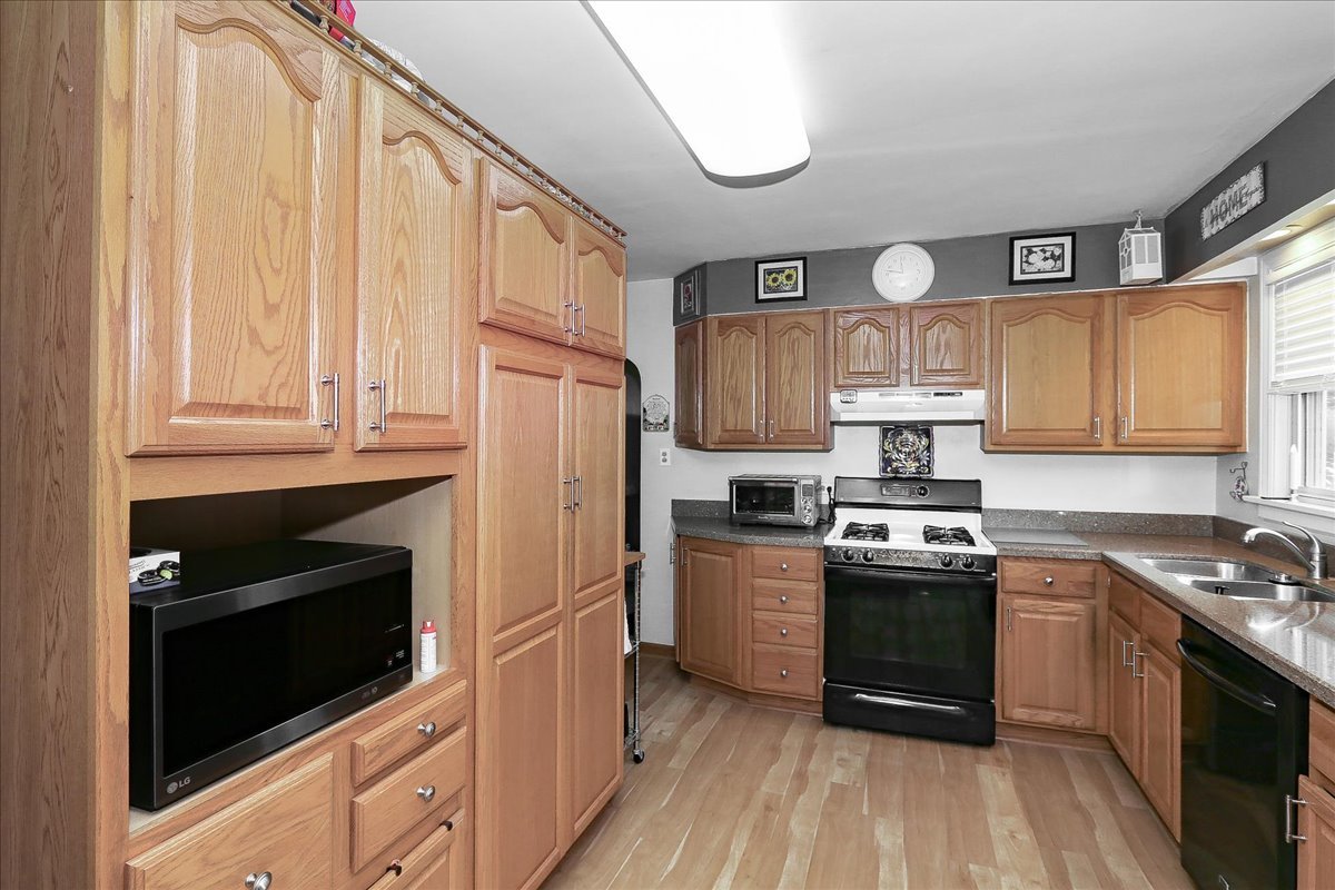 6 West Harding Road Lombard, IL 60148 - Photo 8 of 25