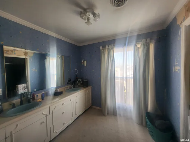 $174,900 | 307 South Main Street, Pinckneyville, IL 62274