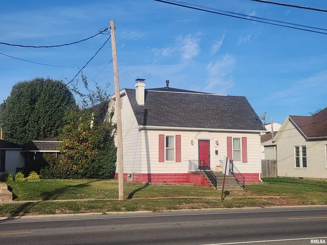 $174,900 | 307 South Main Street, Pinckneyville, IL 62274