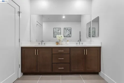 $949,000 | 5810 Midnight Place, Unit D, Dublin, CA 94568