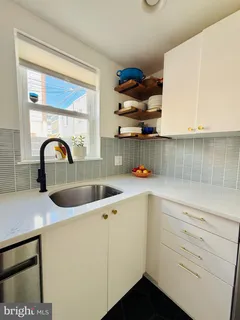 a close view of sink and tap