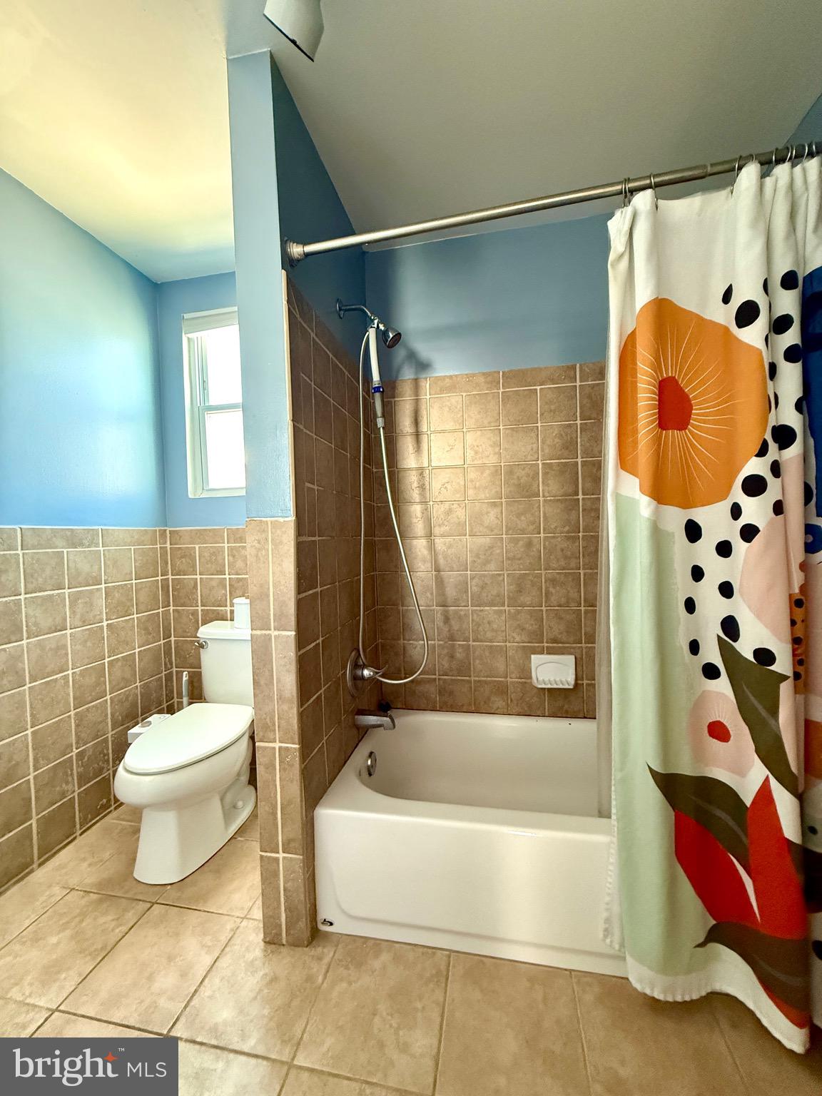 1509 Emily Street Philadelphia, PA 19145 - Photo 27 of 33 a bathroom with a bathtub and shower