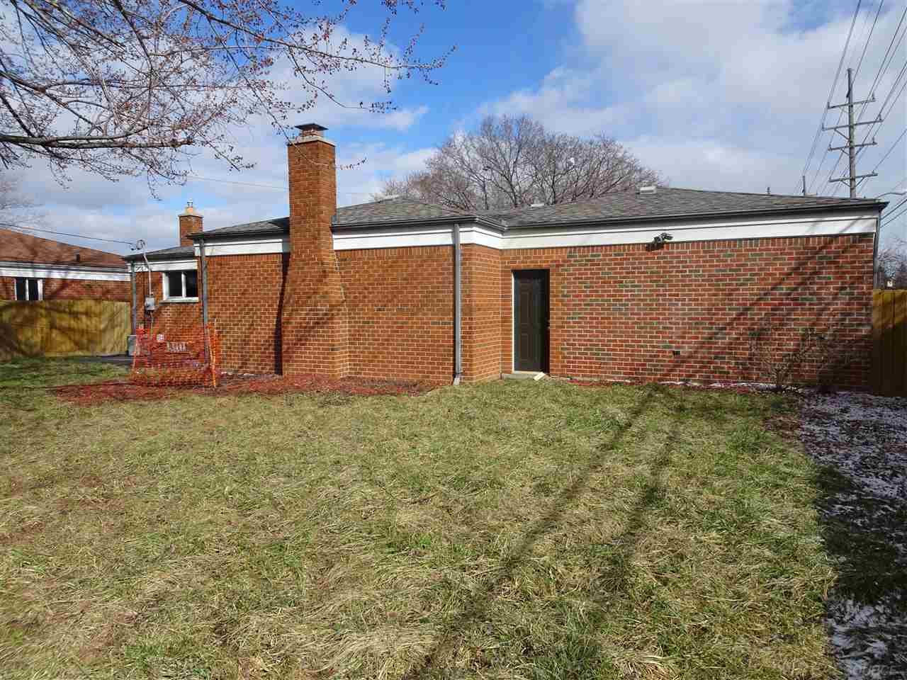 25003 Rubin Road Warren, MI 48089 - Photo 2 of 19 31314463-1.JPG