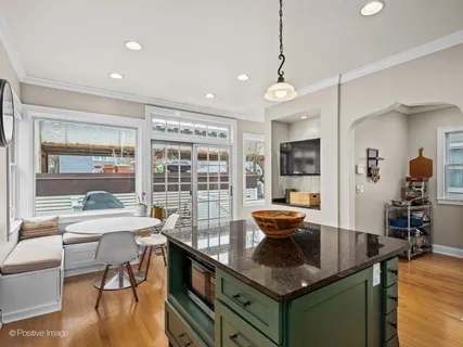 $1,050,000 | 2124 West Eastwood Avenue, Chicago, IL 60625