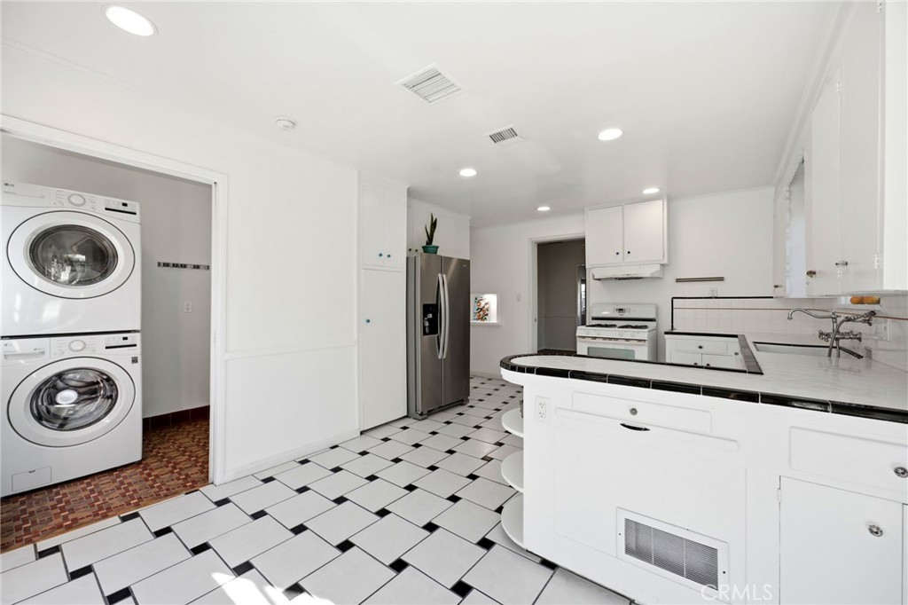 4434 Tenth Street Riverside, CA 92501 - Photo 19 of 45