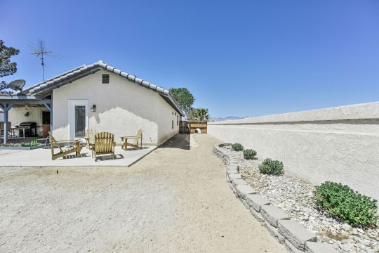 1260 Arroyo Street Ridgecrest, CA 93555 - Photo 37 of 44 a view of a house with a outdoor space