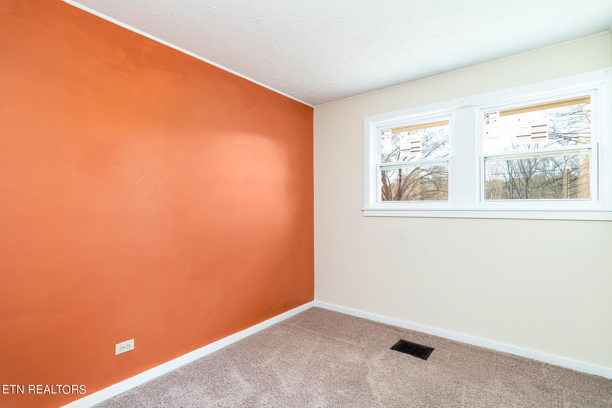 125 Pembroke Road Oak Ridge, TN 37830 - Photo 15 of 20 Bedroom 3