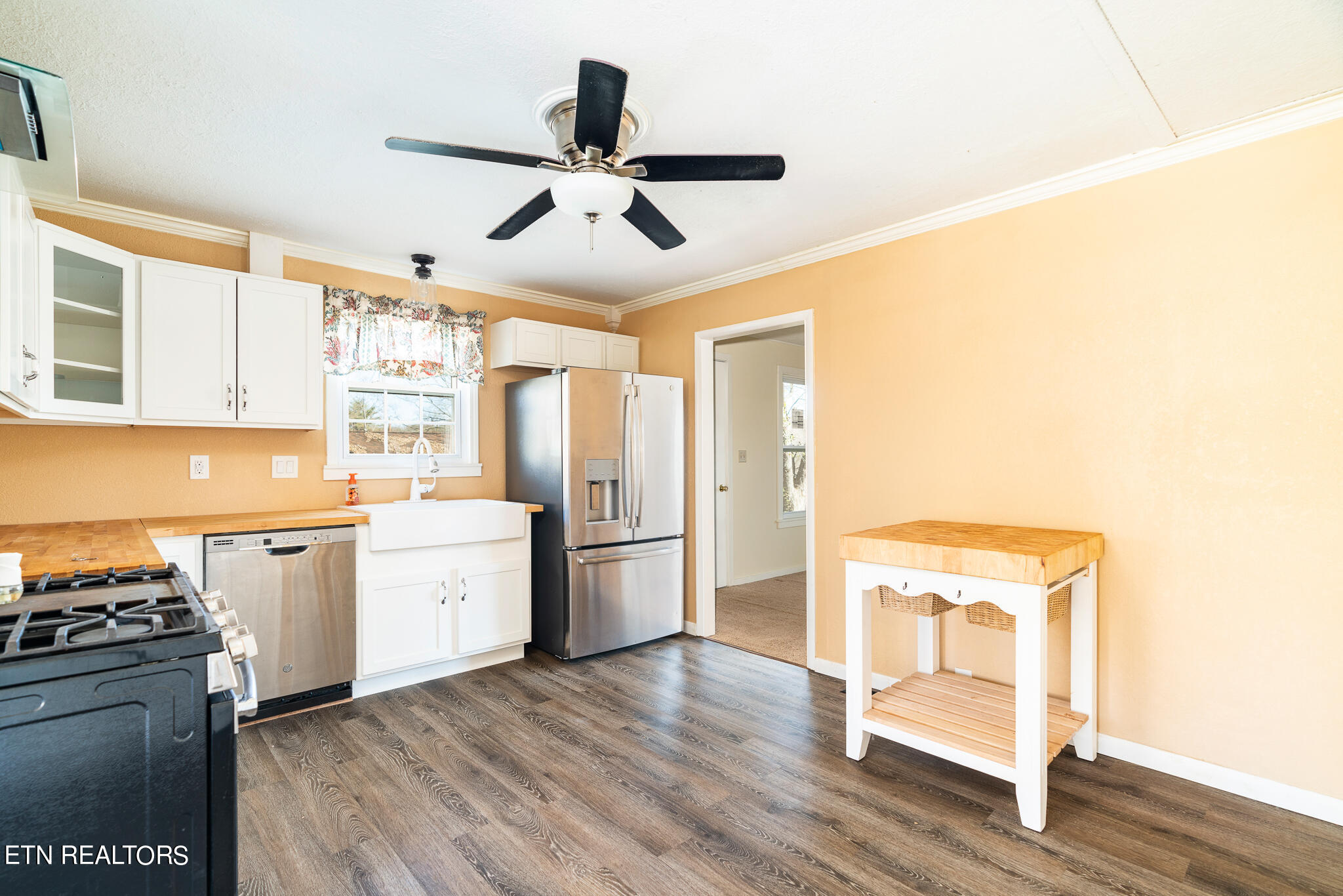 125 Pembroke Road Oak Ridge, TN 37830 - Photo 6 of 20 Kitchen 2