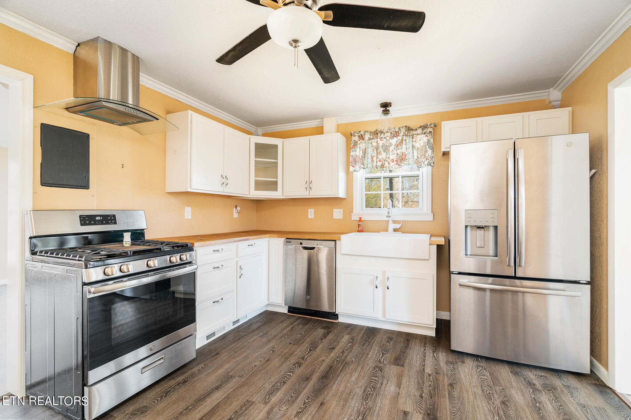 125 Pembroke Road Oak Ridge, TN 37830 - Photo 7 of 20 Kitchen 1
