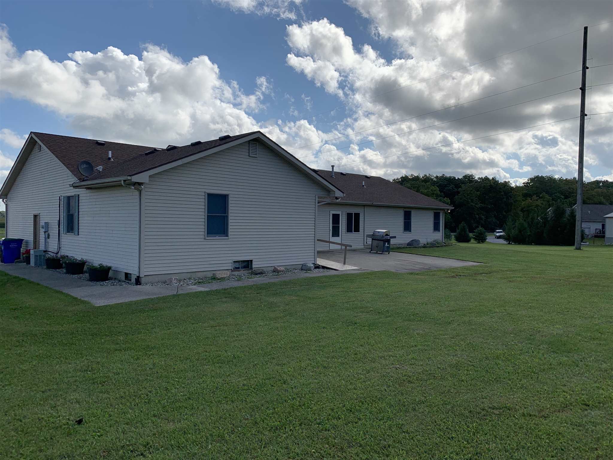 13303 Wappes Road Churubusco, IN 46723 - Photo 3 of 32 Gallery Image 3