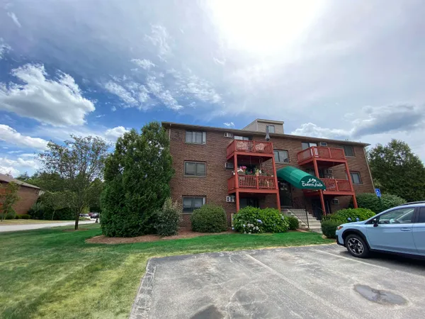 $2,213 | 29 Capron Road, Unit 66, Milford, NH 03055