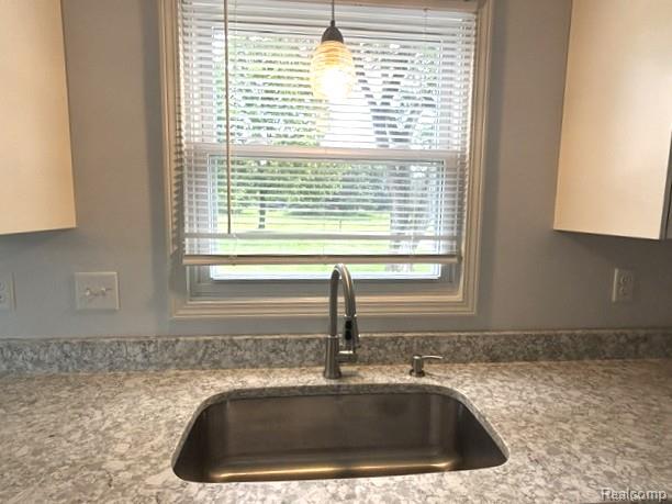8475 Bridge Lake Road Clarkston, MI 48348 - Photo 13 of 31 Deep sink