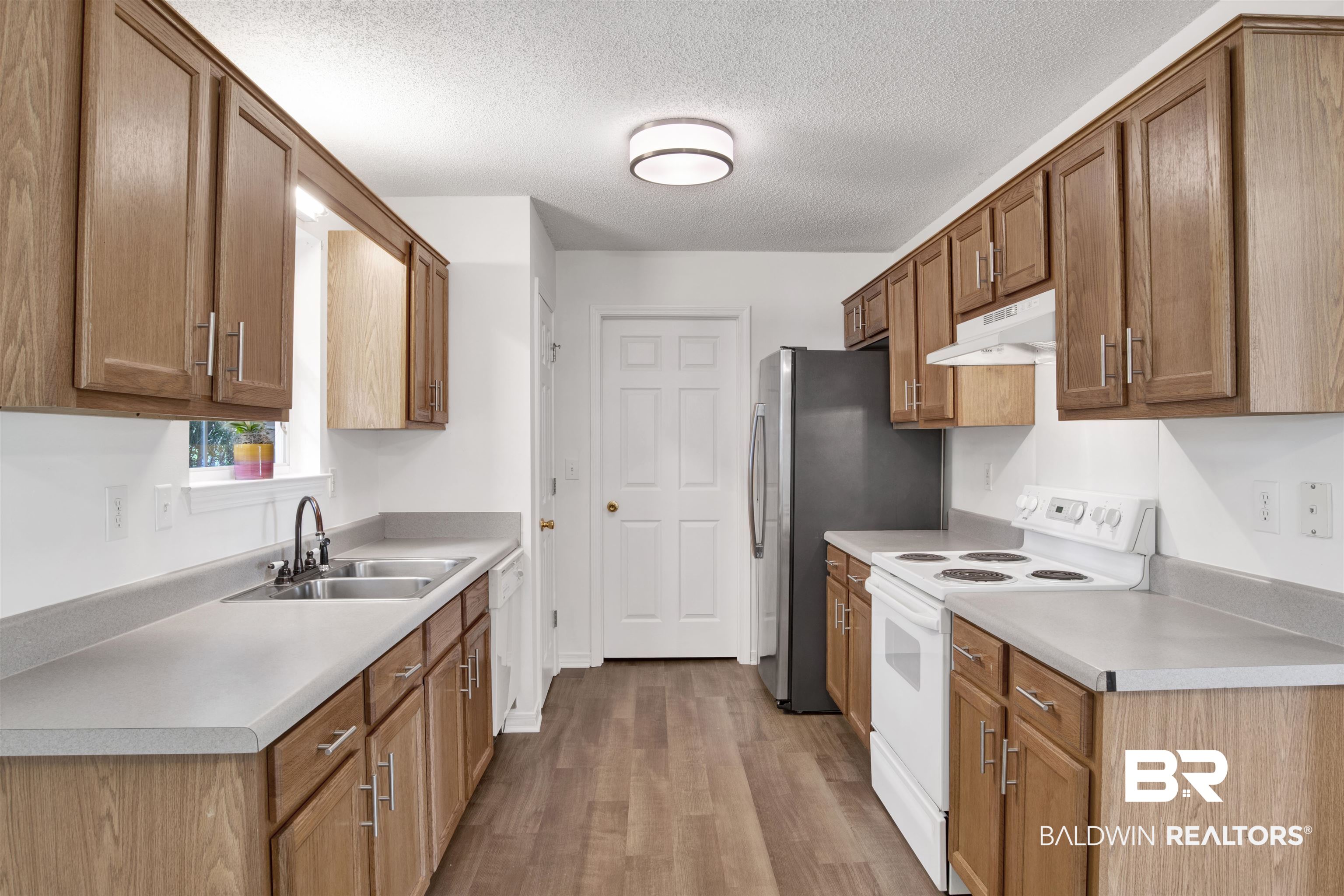 403 Hamilton Boulevard Foley, AL 36535 - Photo 8 of 18