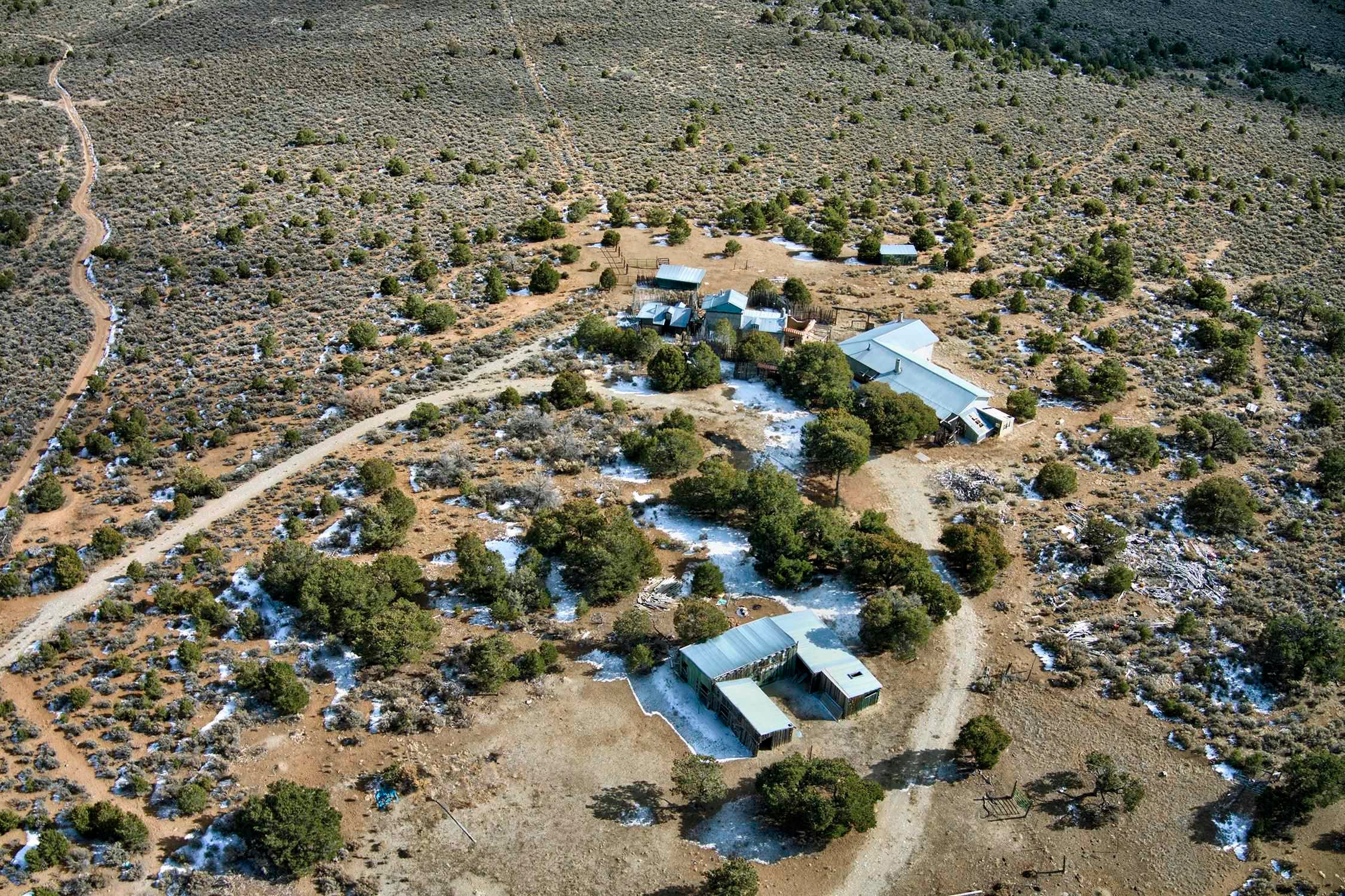 124 Colorado Road Tres Piedras, NM 87577 - Photo 40 of 50