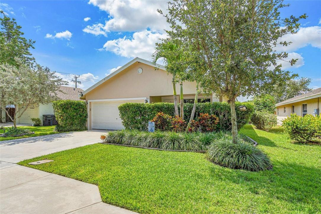 406 Southridge Road Delray Beach, FL 33444 - Photo 2 of 26 Photo 2