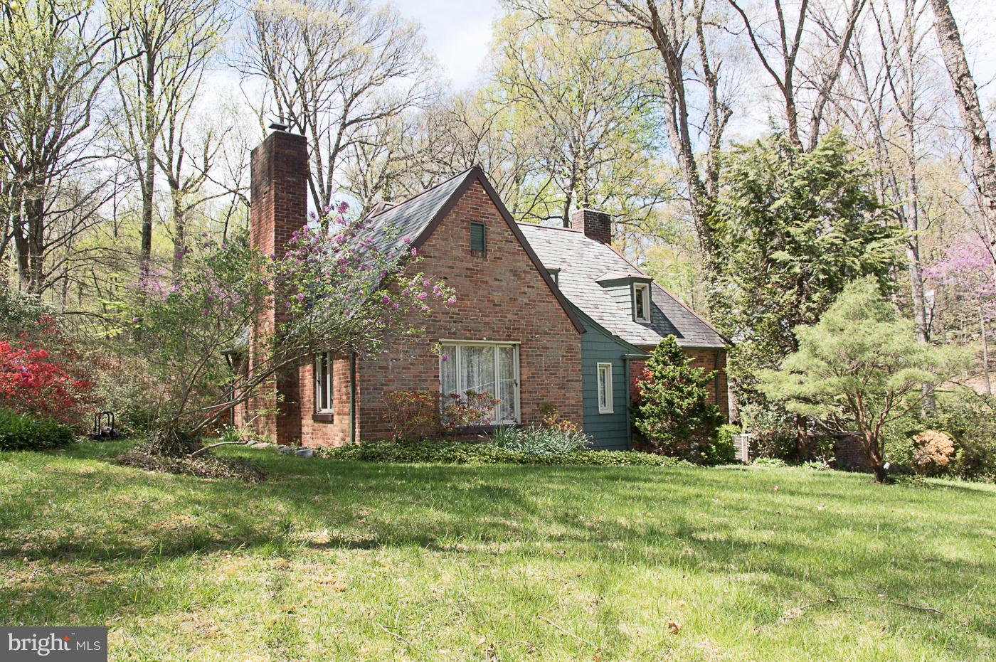 3656 Military Road Arlington, VA 22207 - Photo 4 of 29 Exterior (Front)