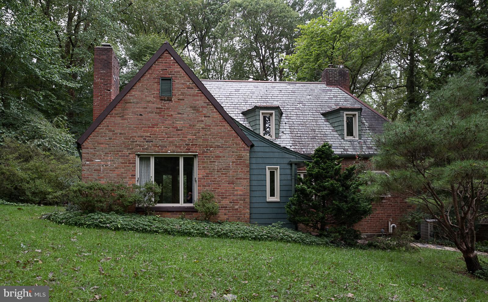 3656 Military Road Arlington, VA 22207 - Photo 5 of 29 Exterior (Front)