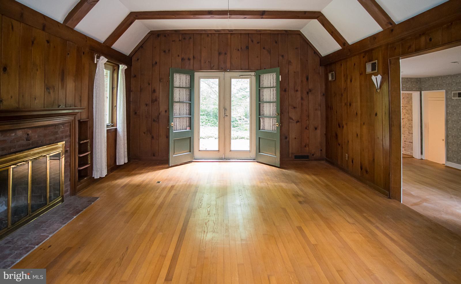 3656 Military Road Arlington, VA 22207 - Photo 8 of 29 Great Room w Fireplace and French Doors to Patio