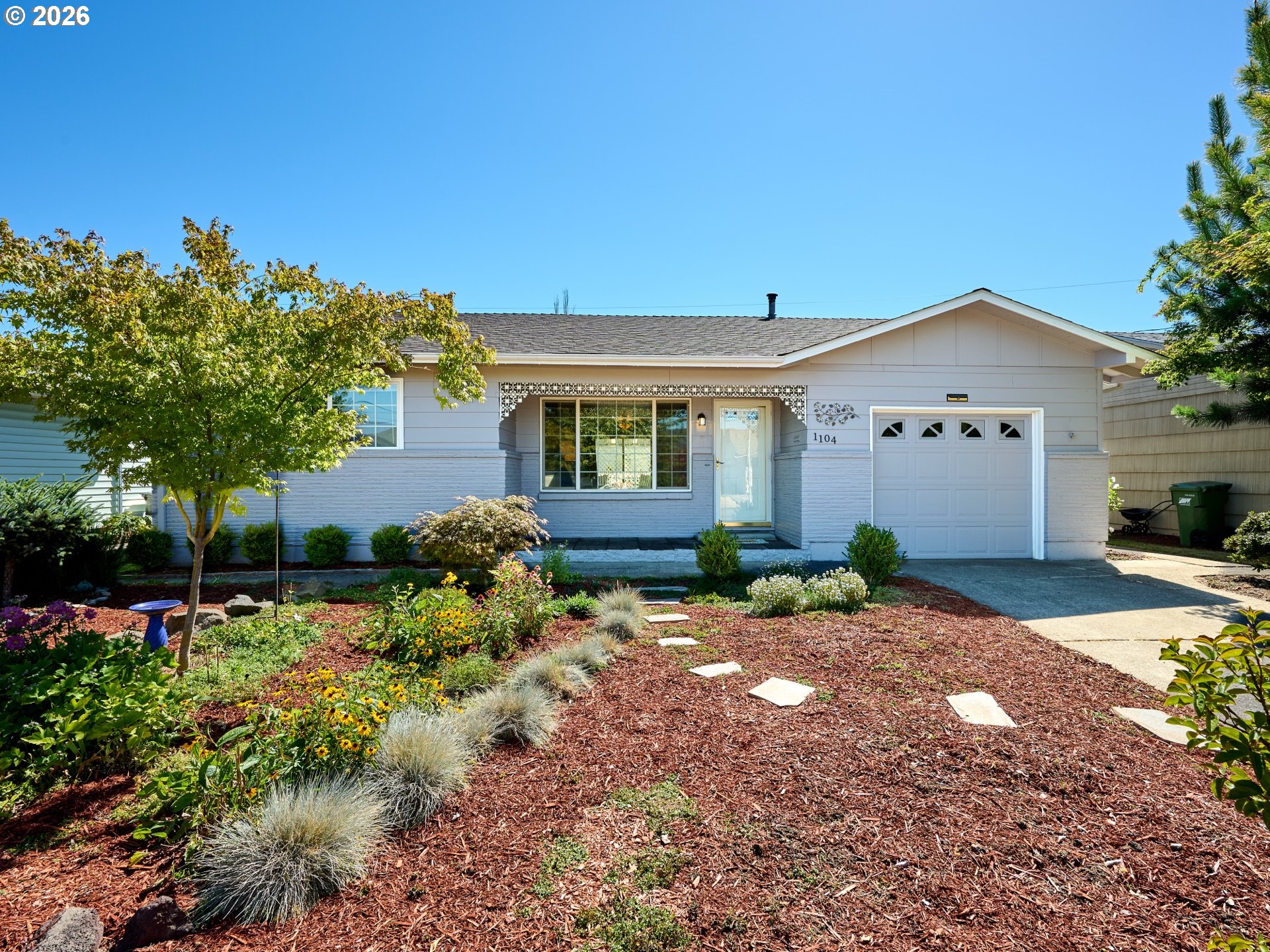 1104 Stanfield Road Woodburn, OR 97071 - Photo 2 of 25 Gallery Image 2