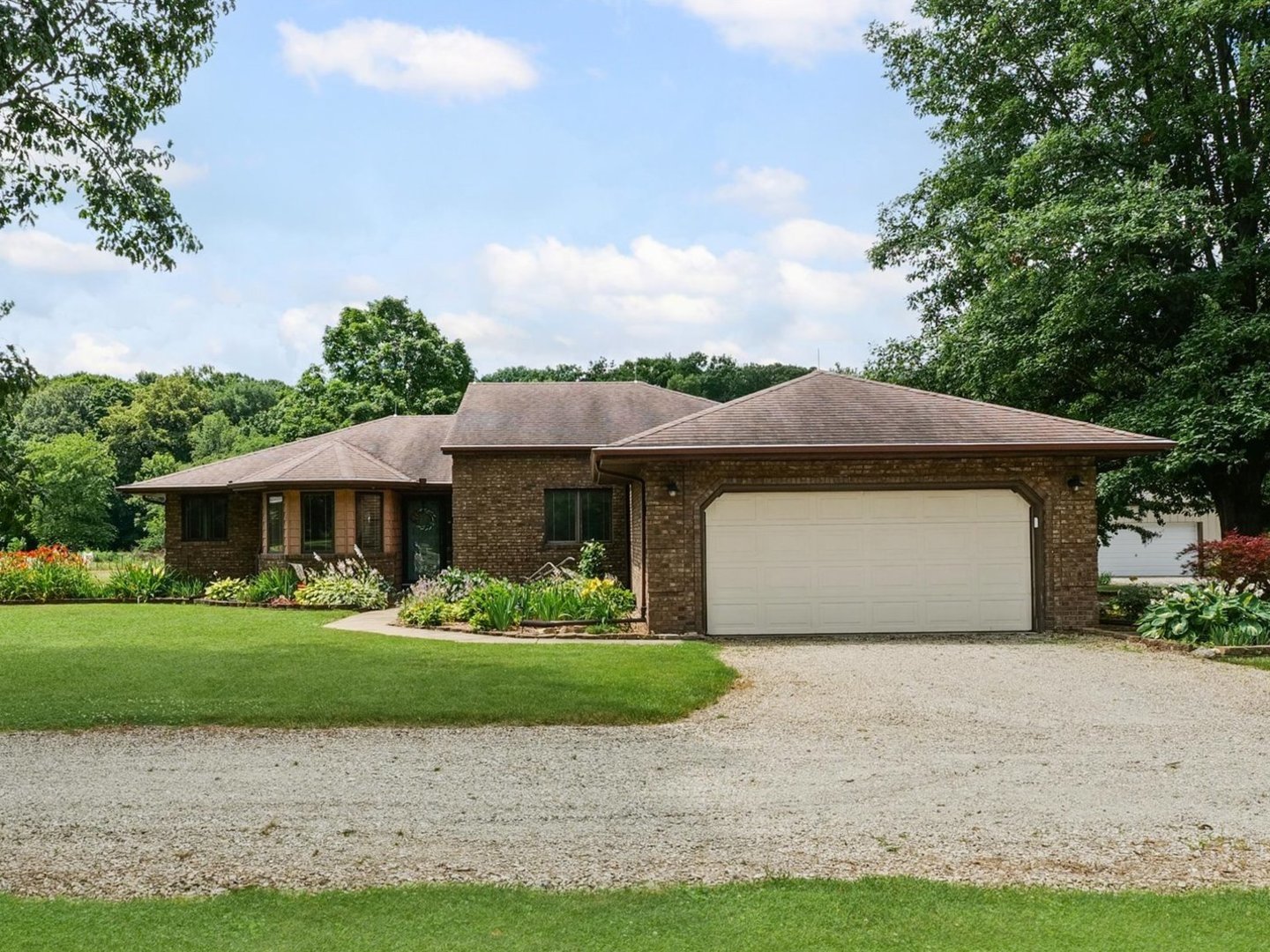 2911 East Oaks Road North Urbana, IL 61802 - Photo 3 of 44 Gallery Image 3