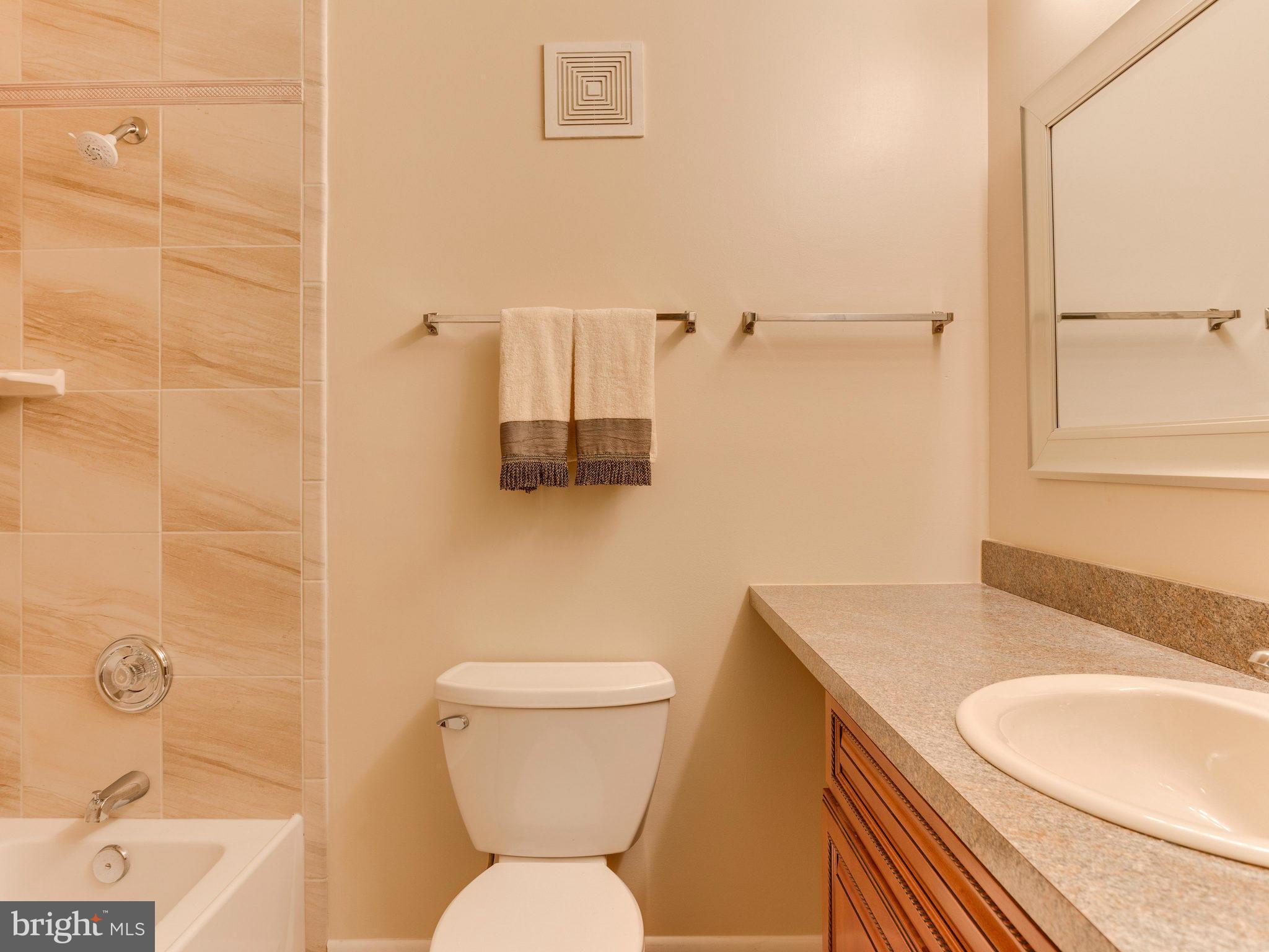 1658 Valencia Way Reston, VA 20190 - Photo 11 of 21 Bath